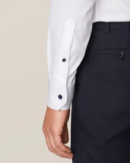 Contemporary Fit White Twill Shirt with Dark Blue Buttons