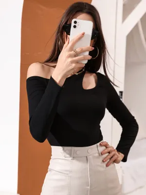 SHEIN Modely Cut Out Asymmetrical Neck Tee