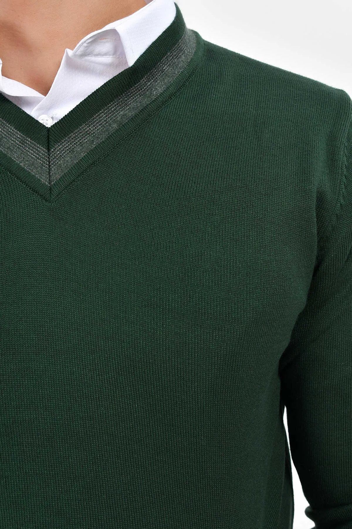 Slim Fit Green Cotton Blend V-Neck Sweater