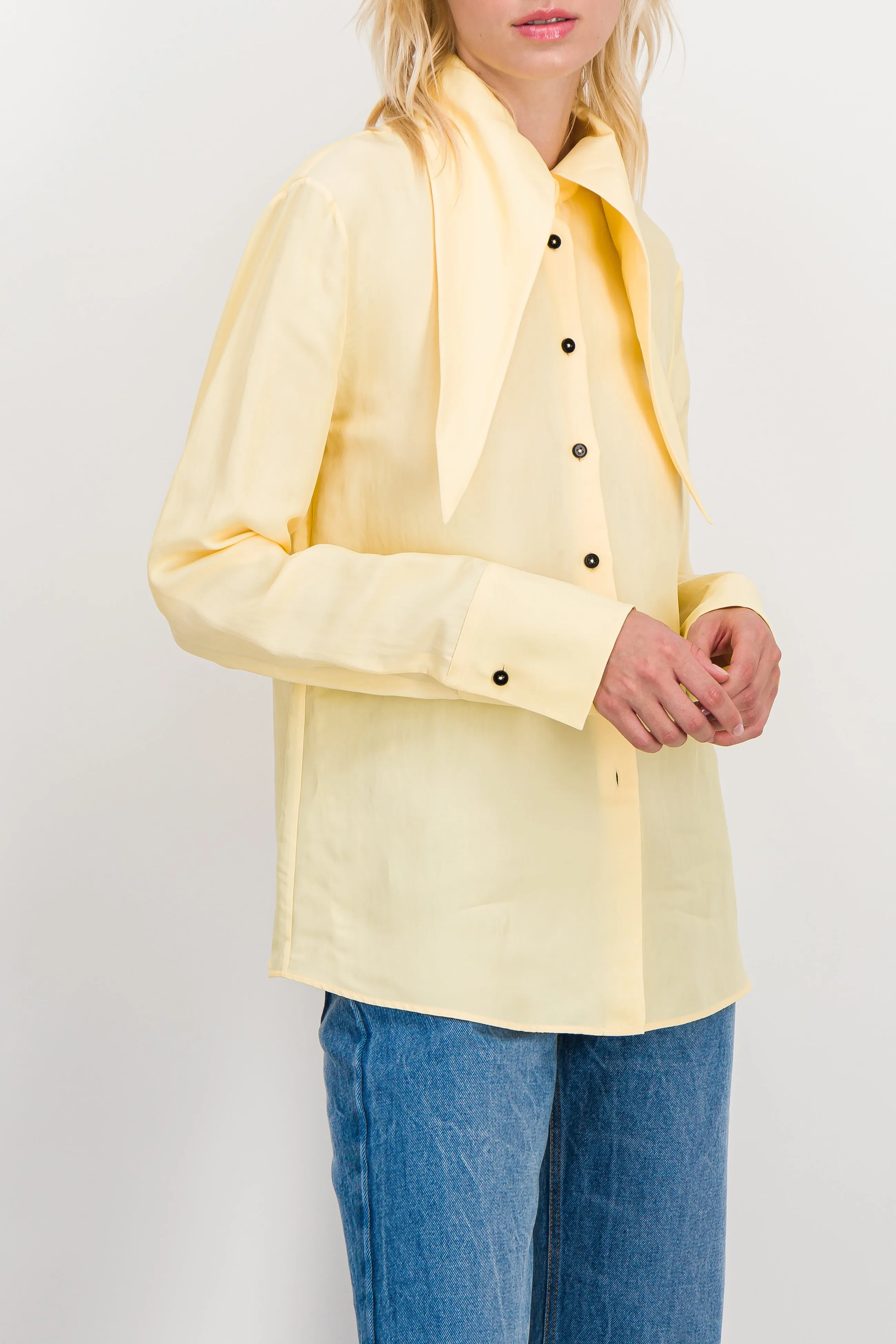 Viscose-silk shirt with large peak collar